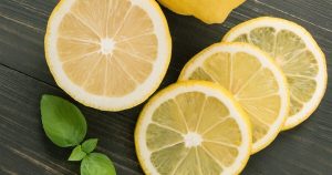 Read more about the article 7 Surprising Benefits of Lemons