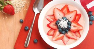 Read more about the article Red White and Blue Smoothie Bowl